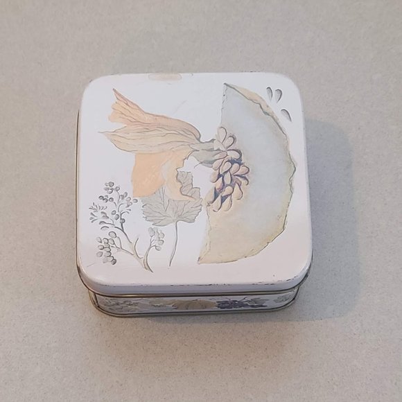 Set of 2 Decorative Tin Boxes - Picture 2 of 8